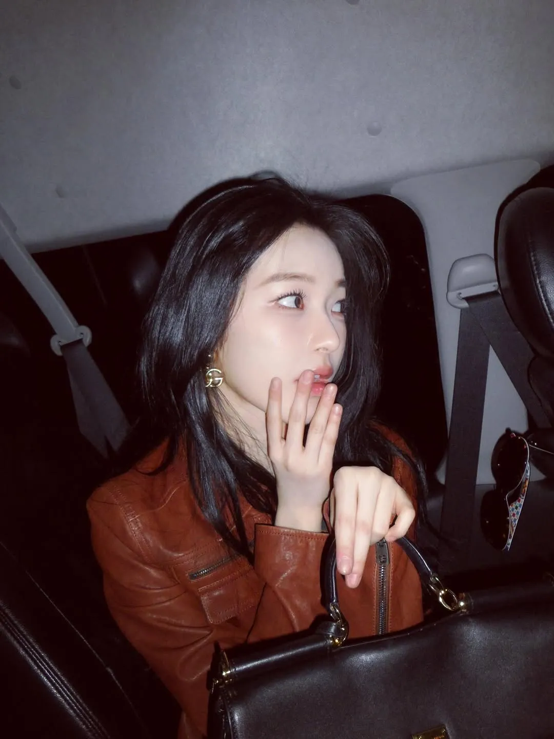 白知憲, fromis_9, 偶像, Instagram, 時尚, 顏值, 杜嘉班納