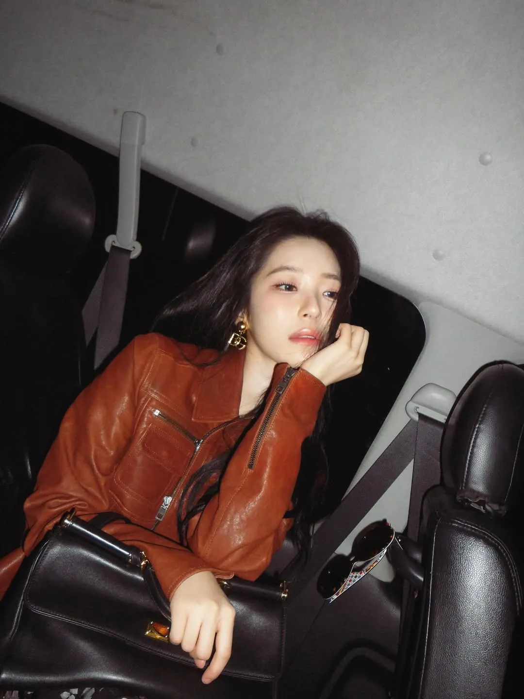 白知憲, fromis_9, 偶像, Instagram, 時尚, 顏值, 杜嘉班納