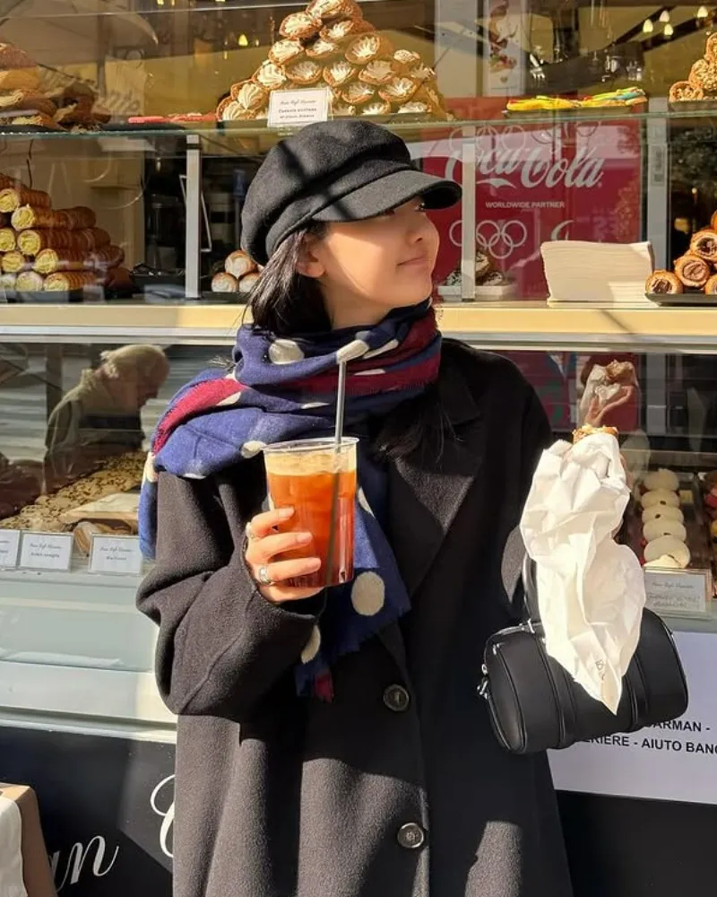 エスパのニンニン、「ハンチングキャップ＋鮮やかマフラー」で魅せる　生まれつきのファッショニスタ