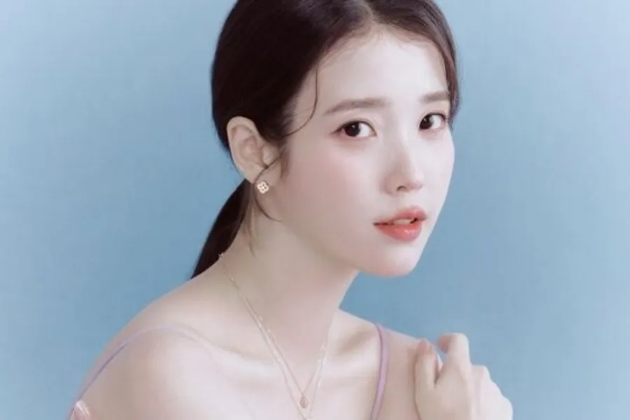 アイユー、ひとひらの桜に変身…『21世紀の大君夫人』で“本来の姿”