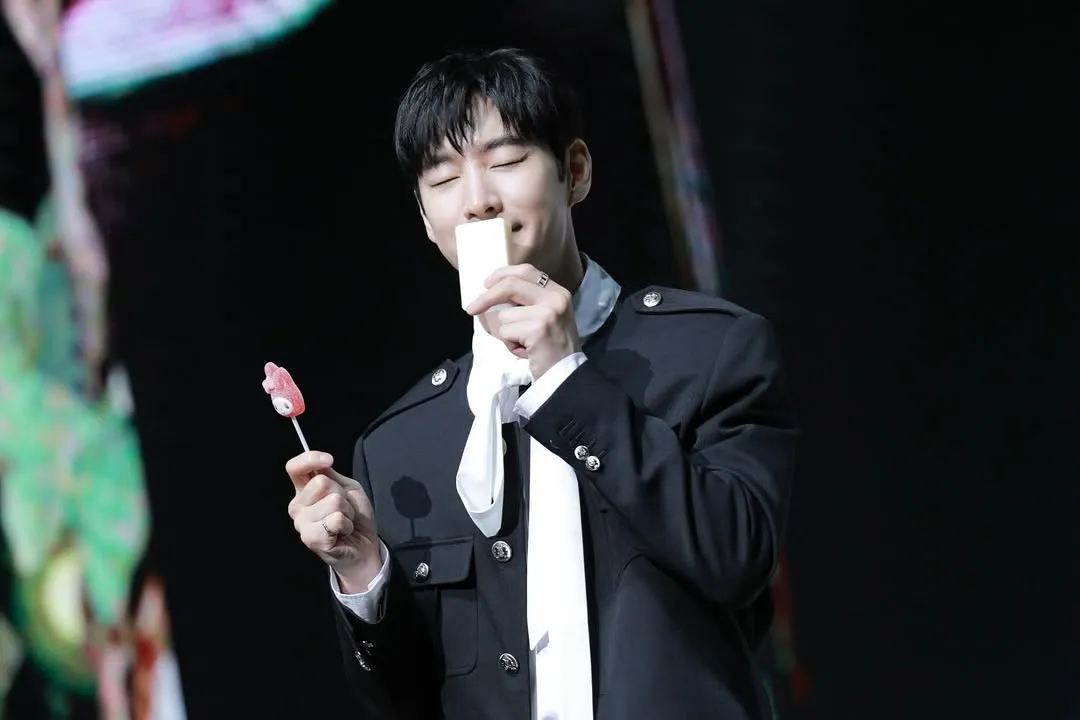 Lee Je-hoon, estreia, 20 anos de carreira, Temos Chance, drama, encontro com fãs, SBS