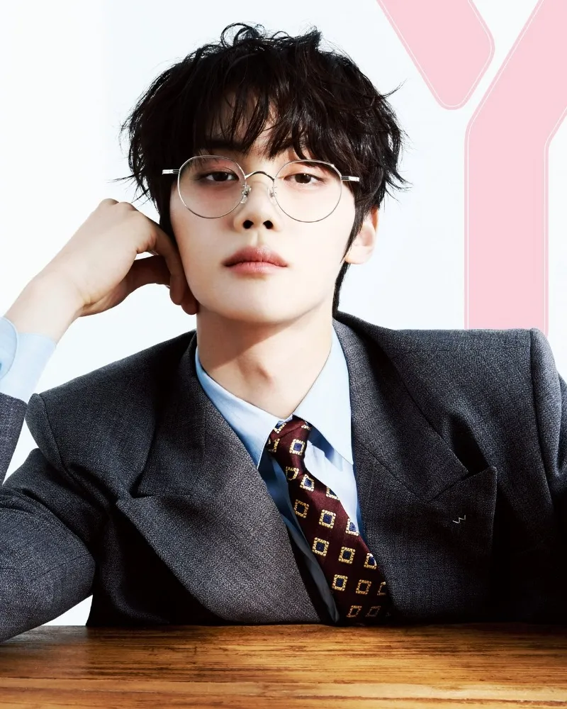 グラビア ゼロベースワンのキム・ギュビン、少年と大人のはざまで