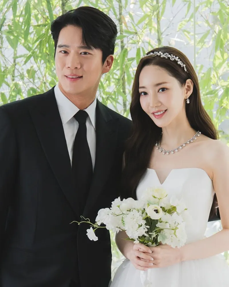 '세이렌' 박민영, 하석진과 로맨틱한 웨딩스냅…"진짜인줄"