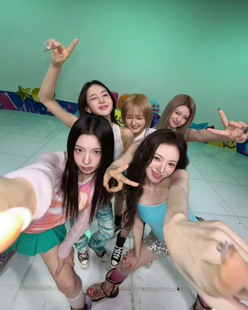 KIKI’s Confident Group Shot Showcases The Spellbinding ‘Delulu’ Vibe