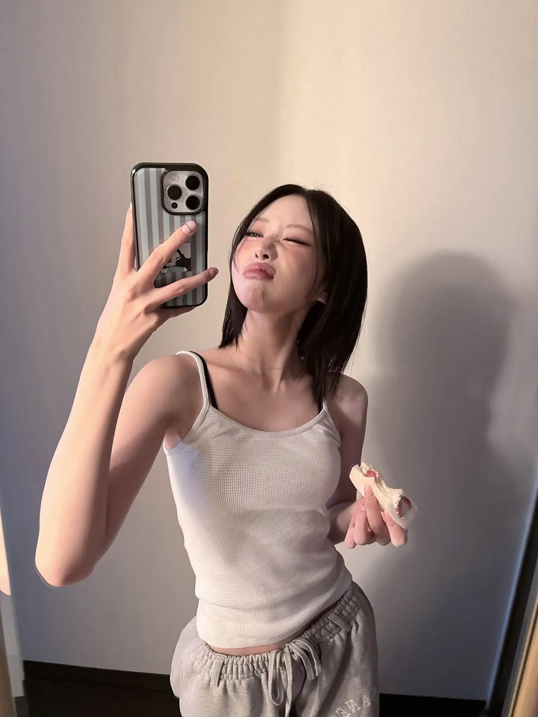 ความเคลื่อนไหว, ไอดอล, อินสตาแกรม, บิลลี, ชอน