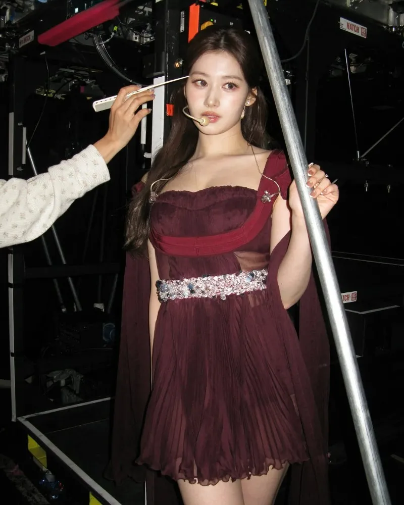 TWICE, 萨娜, 北美巡演, 普拉达, Instagram