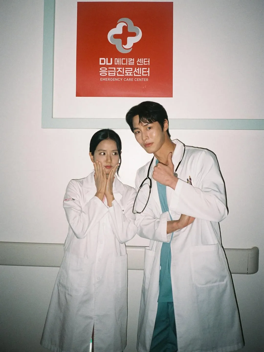 BLACKPINK, 金智秀, Instagram, 李洙赫, 徐康俊, 李宰旭, 李玹旭, 金永大, 朴宰范, 李相二, 徐仁国, 邕圣祐, Netflix, 月刊男友, 电视剧