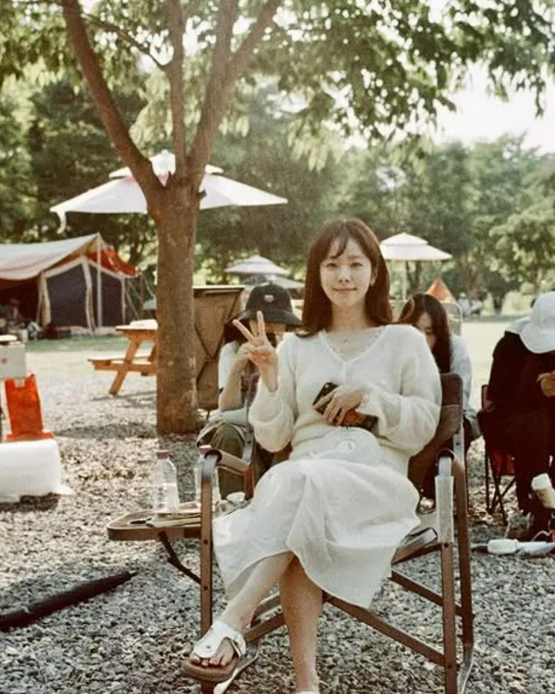 Han Ji-min’s Film-Cam Style and Effortless Aura Take the Spotlight