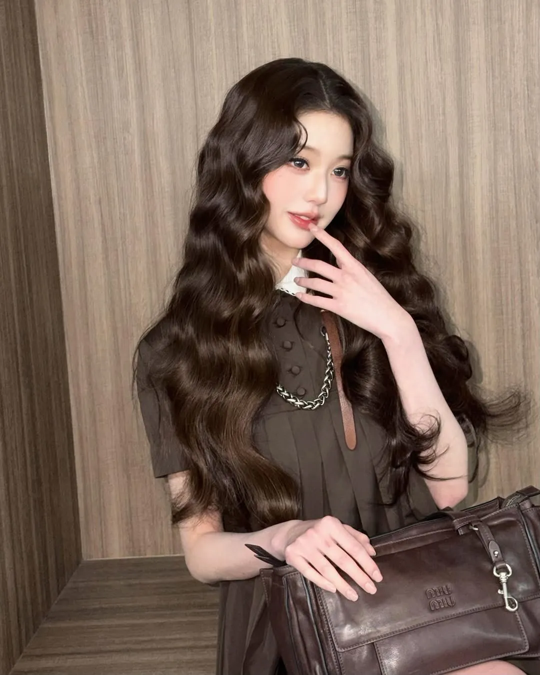 IVE, Jang Wonyoung, Miu Miu, Instagram, REVIVE+, princesa