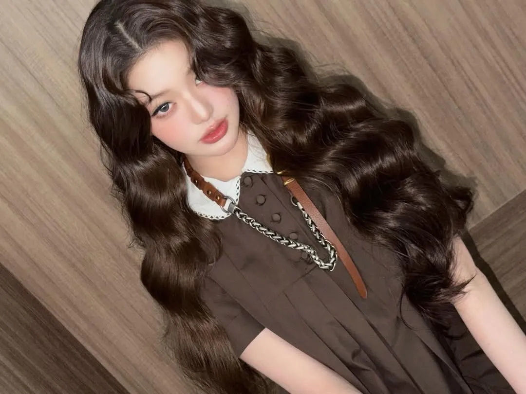 IVE, Jang Wonyoung, Miu Miu, Instagram, REVIVE+, princesa