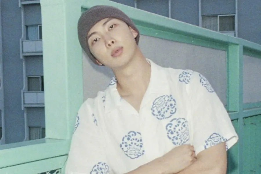 Com apoio de RM, do BTS, é lançado o catálogo 'Pinturas coreanas antigas que brilham no exterior'