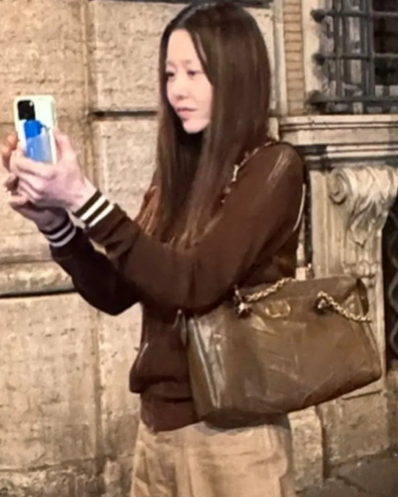 以为是洋娃娃…高贤贞以“不费力时髦”点亮意大利罗马