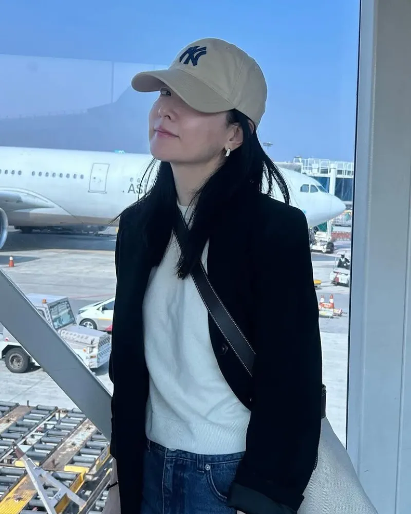 「横顔の女神」イ・ヨンエ、50代でも変わらぬ童顔ビジュアル