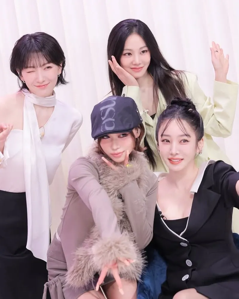 「可愛化身」韓智恩，美女身邊的美女…「太惹人愛了」