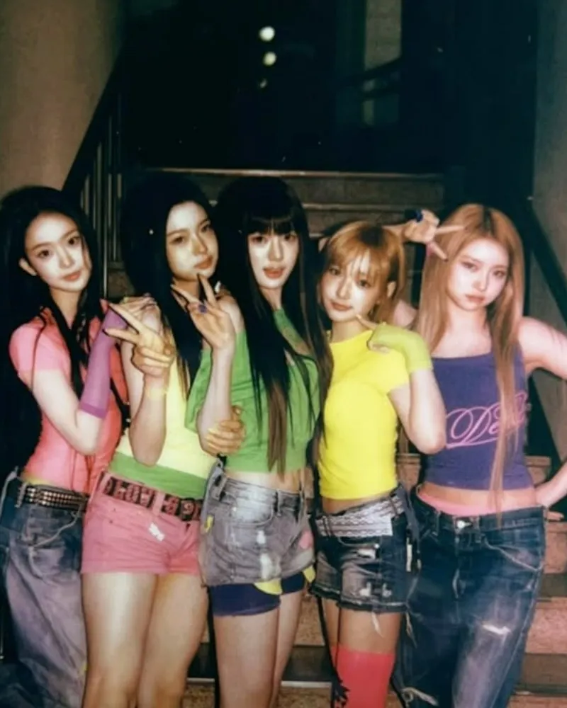 KIKI nos sirve vibra 'delulu': un brillo retro que enamora