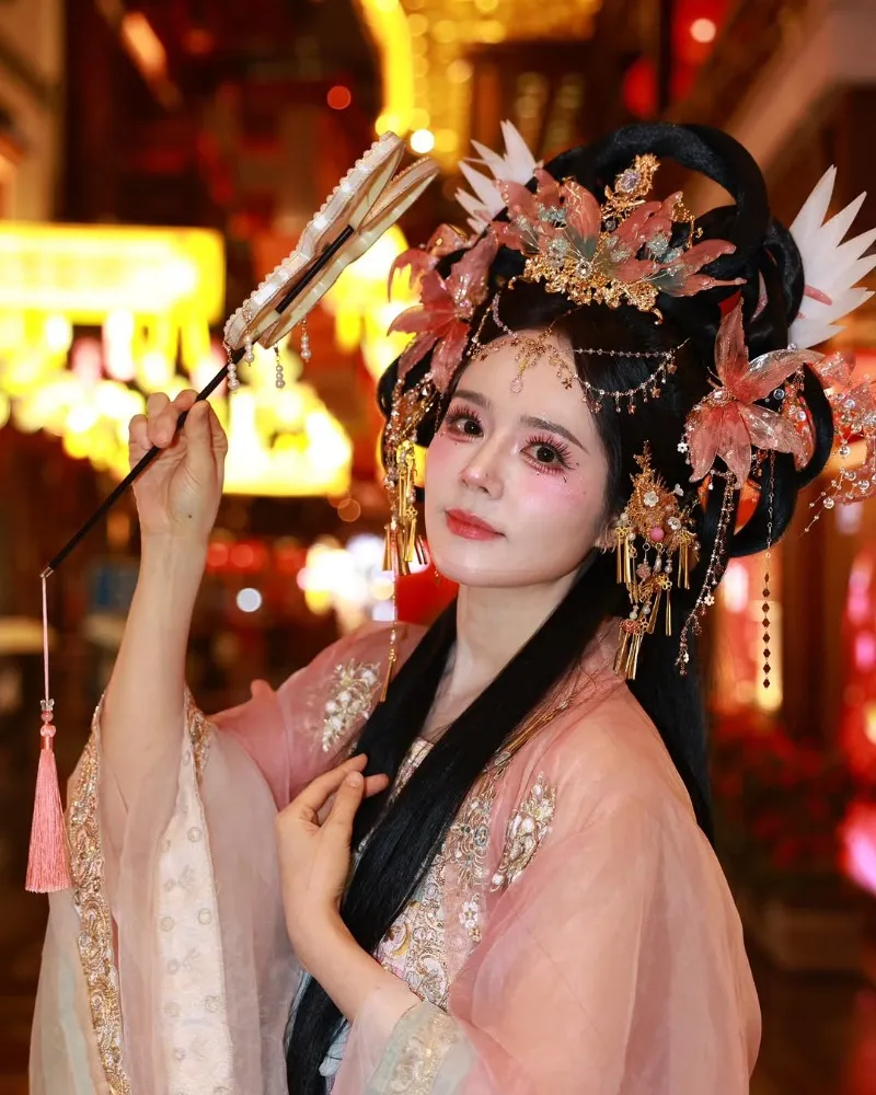 ハン・ガイン、中国本土を席巻しそうなビジュアル「濃いメイクもばっちり」