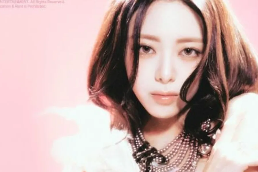 Yuna, do ITZY, deusa em cena… visual deslumbrante e pernas impecáveis