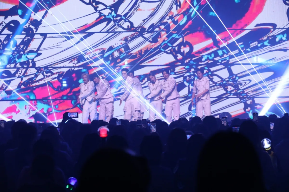 WHIB, Concert, Global tour, GO UP: Our Era, AND, Tour