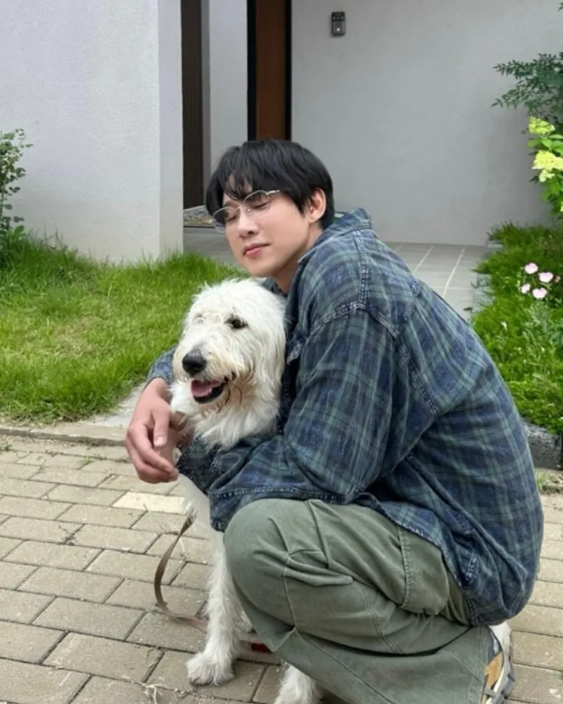 『未婚男女の効率的な出会い方』パク・ソンフン、現実離れのビジュアル「何度でも見たくなる」