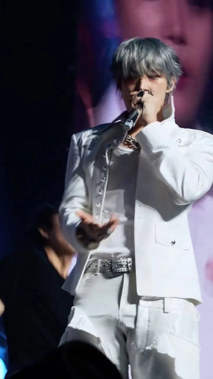 ATEEZ, Idol, World Tour, Fan Meeting, Instagram