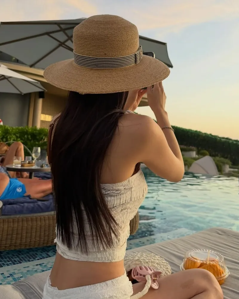 '나뮤 출신' 경리, 휴양지에서 즐기는 힐링 "노을사냥 성공"