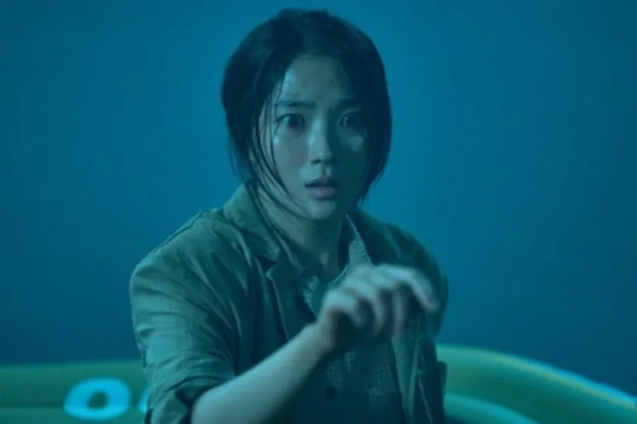 「ロコクイーン」から「ホラークイーン」へ キム・ヘユン、極限の恐怖を予感させる『サルモクジ』