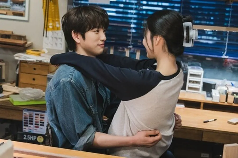 Park Jinyoung inicia convivencia con Kim Minju en 'El resplandor': se enciende la alerta de corazones