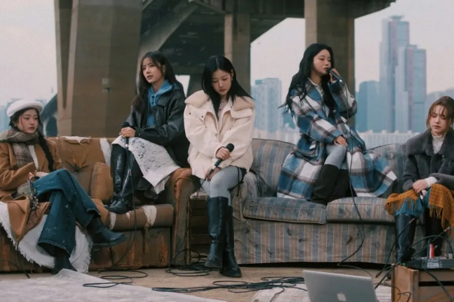 FIFTY FIFTY phát hành bản làm lại 'Wish You Were Here' của Pink Floyd