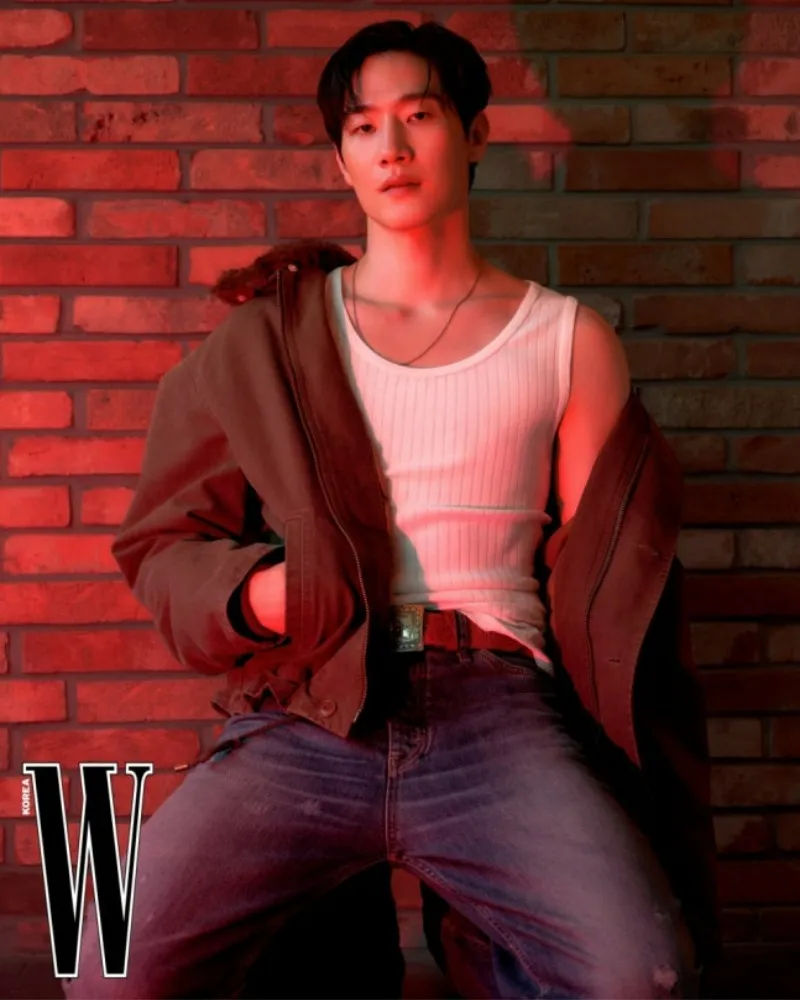 [画报] 这个男人让人想占为己有…《大君夫人》中卞宇锡身边的卢尚炫