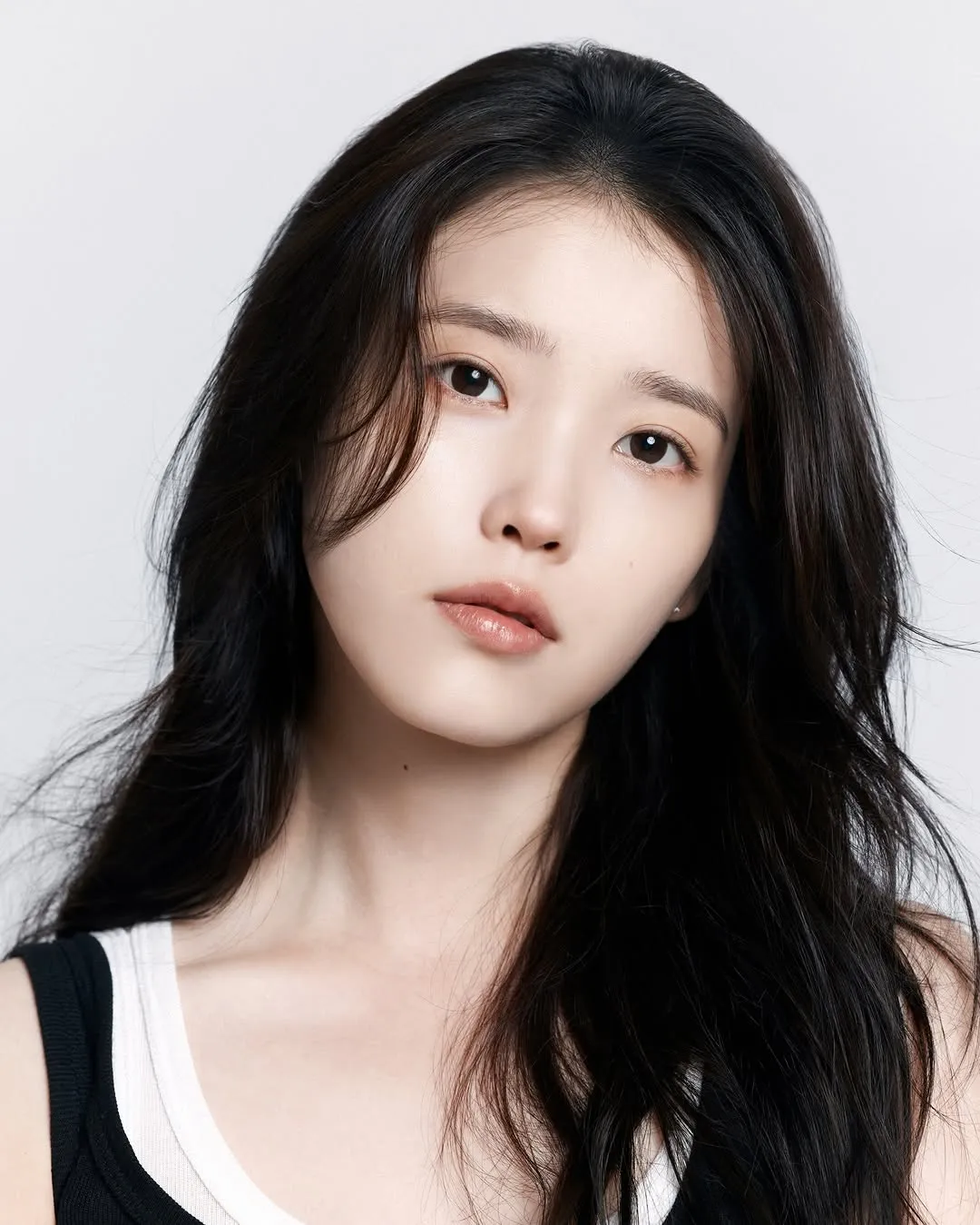 IU, penyanyi, Dae-gunbuin Abad ke-21, MBC, drama Jumat–Sabtu, drama, Byeon Woo-seok, profil
