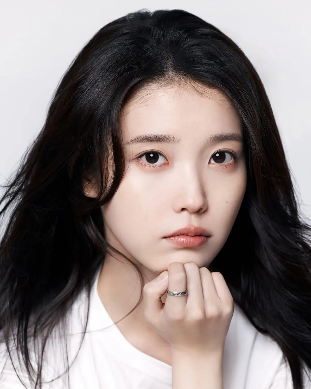 IU, penyanyi, Dae-gunbuin Abad ke-21, MBC, drama Jumat–Sabtu, drama, Byeon Woo-seok, profil