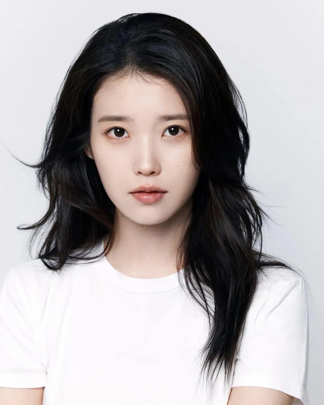 IU, penyanyi, Dae-gunbuin Abad ke-21, MBC, drama Jumat–Sabtu, drama, Byeon Woo-seok, profil