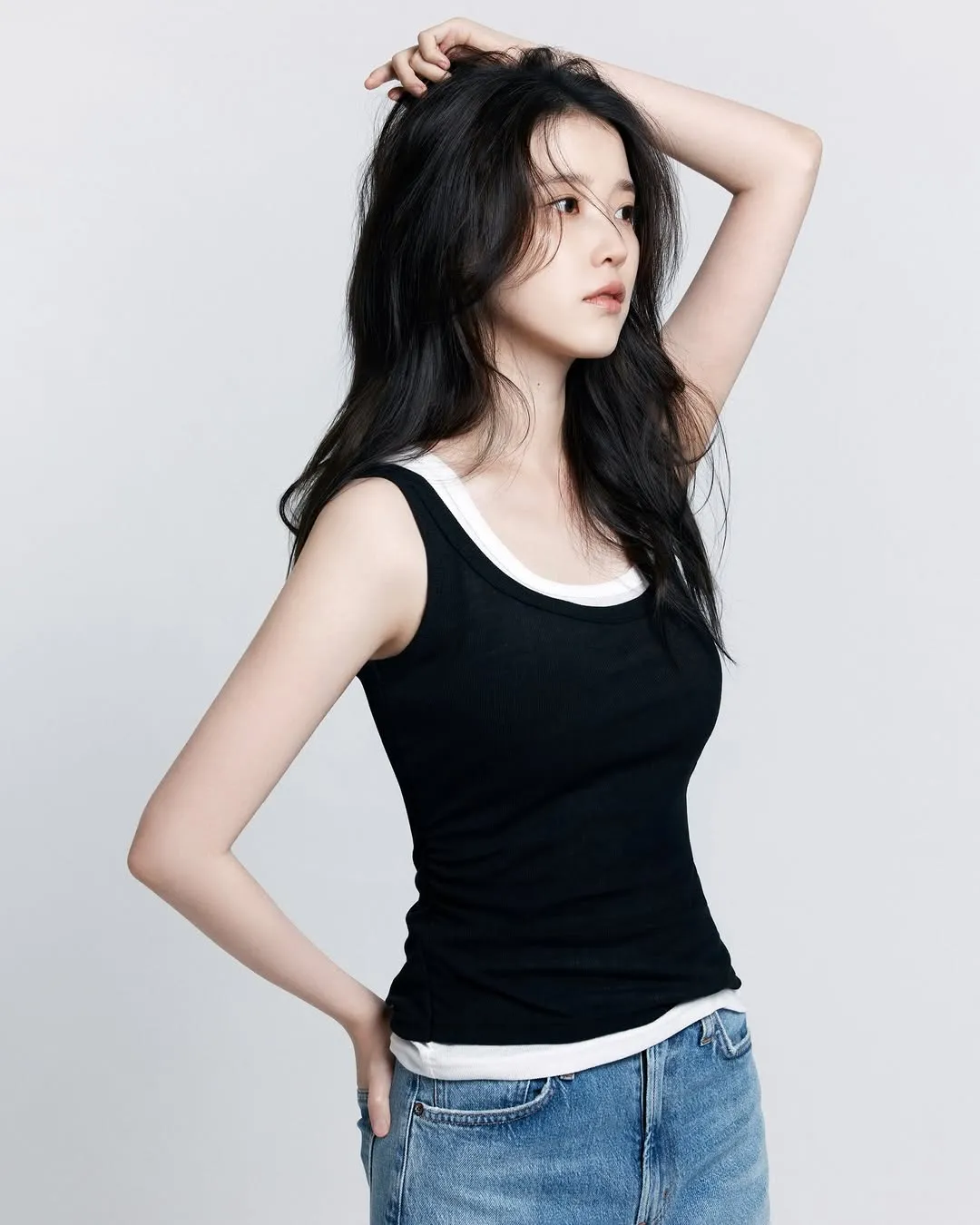 IU, penyanyi, Dae-gunbuin Abad ke-21, MBC, drama Jumat–Sabtu, drama, Byeon Woo-seok, profil