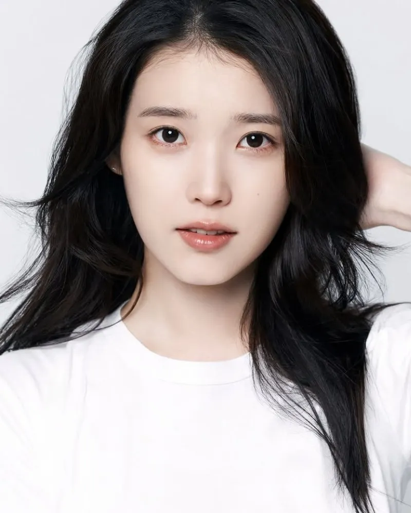 IU, a 'Consorte do Grão-Príncipe' que conquistou até Byeon Woo-seok, revela novo perfil