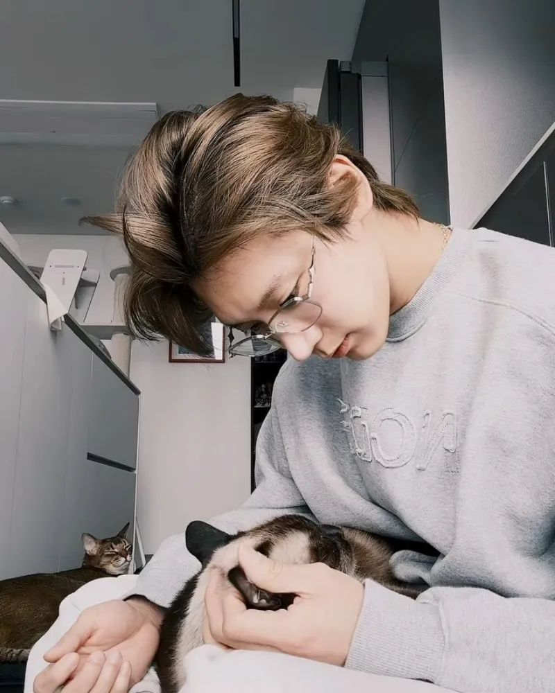 Kontrak eksklusif berakhir: Ten NCT bagikan kabar terbaru bernuansa hangat, tampil santai