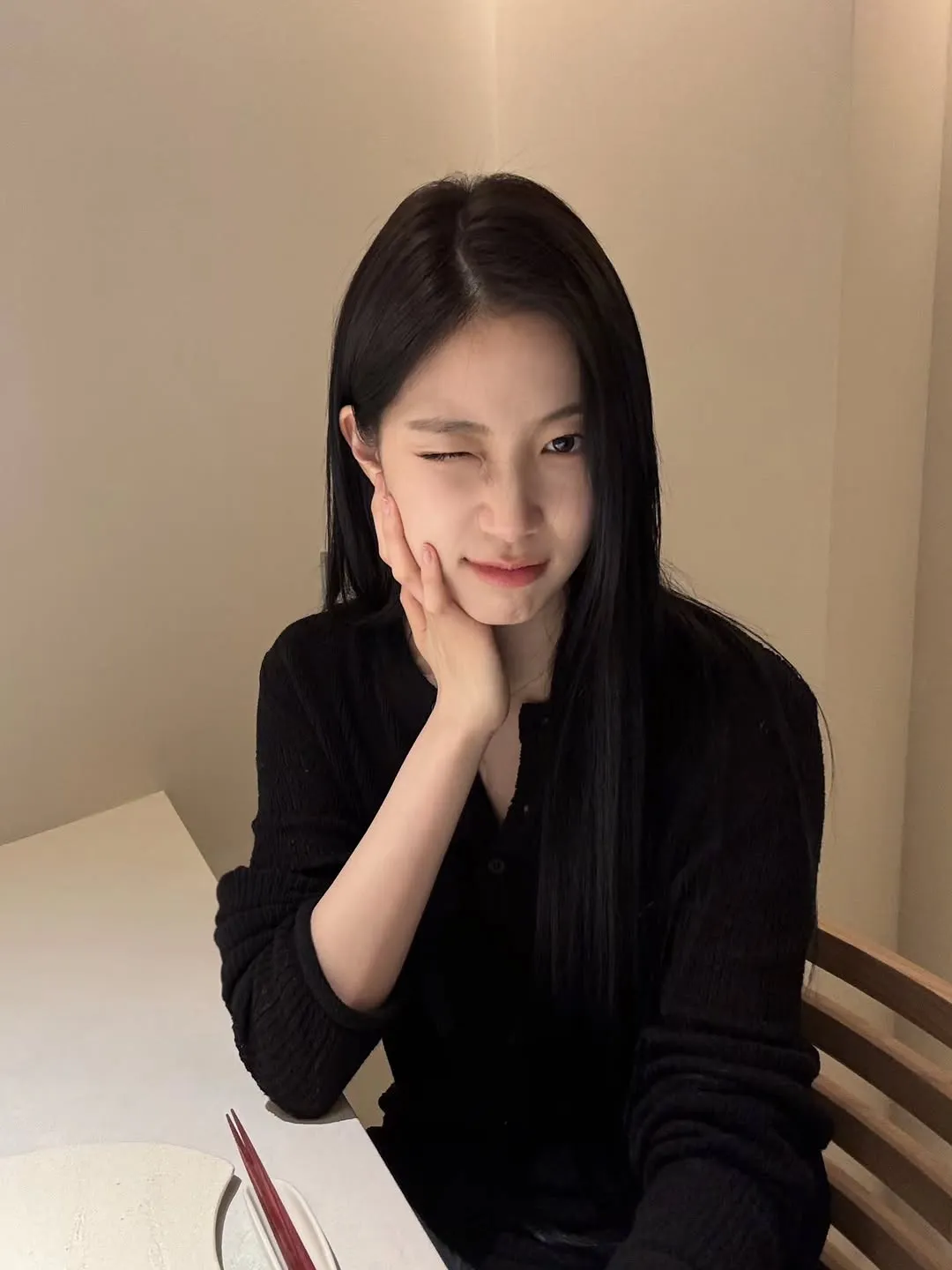 LE SSERAFIM, Kazuha, moda, idol, Instagram