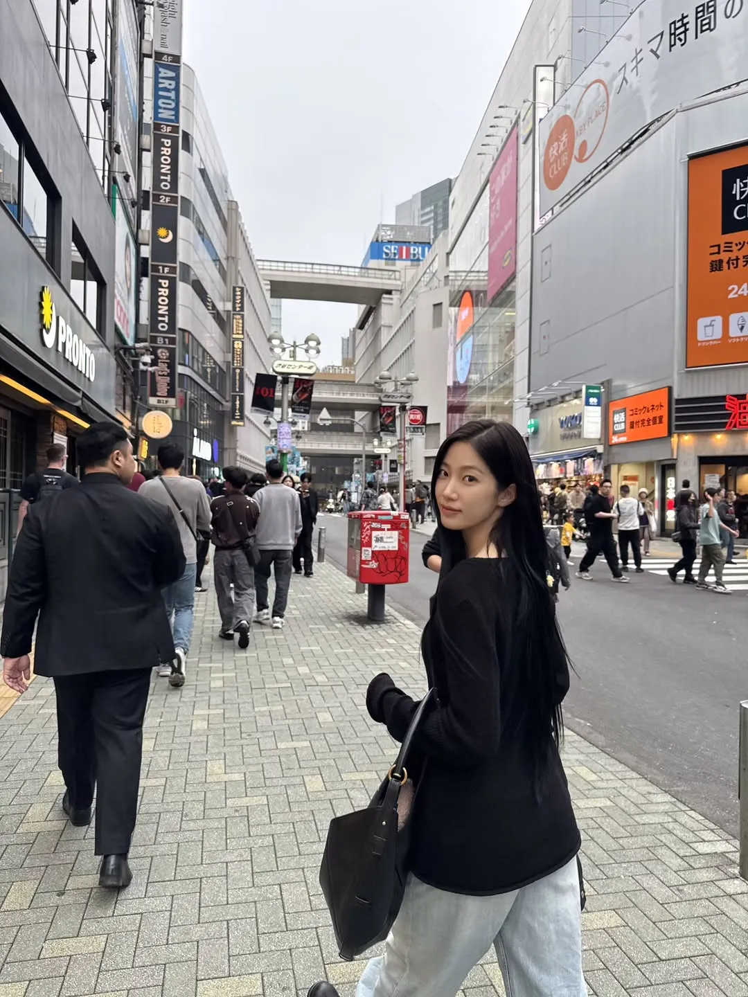 LE SSERAFIM, Kazuha, moda, idol, Instagram