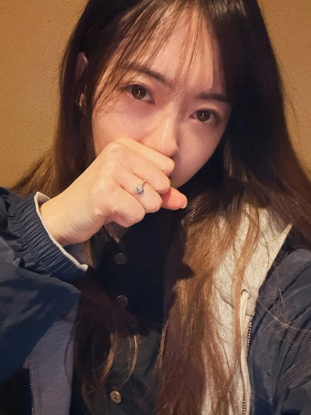 Go Ara, Instagram, Jepang, liburan, cincin, jari manis