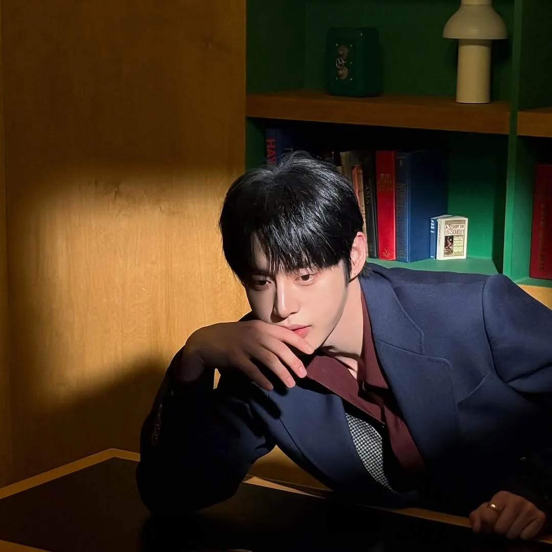 ZEROBASEONE, Kim Ji Woong, Instagram, Diễn viên, Idol