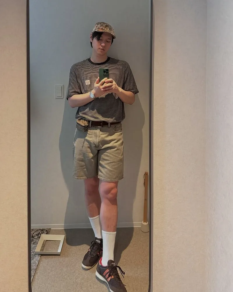 'Pangeran Celana Pendek' Go Kyung Pyo, kaki jenjang bak model… tampilan musim panas yang natural