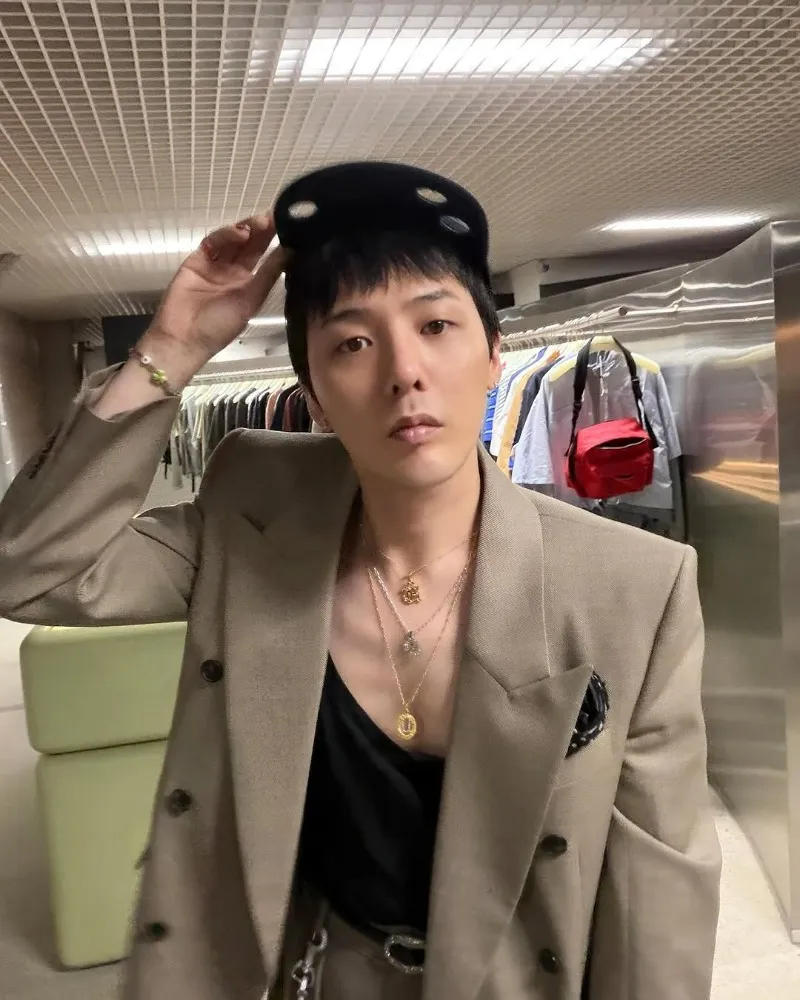 G-Dragon, hari ini (13) tampil 'formasi lengkap' di Coachella… bernuansa santai