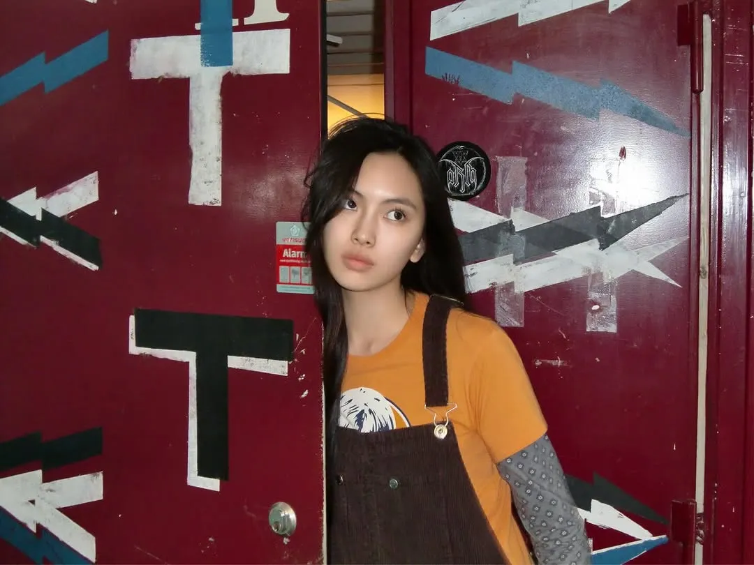 NewJeans, 惠仁, 生日, Instagram, 回归, ADOR, 闵熙珍, 专属合约