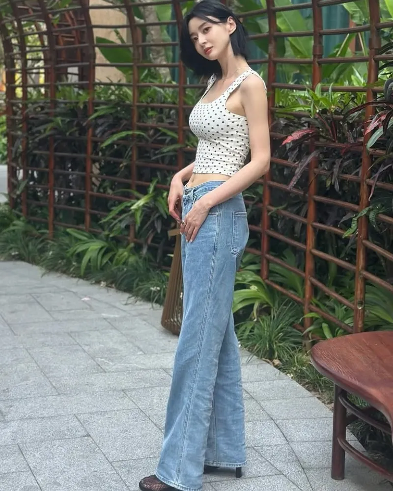 「顏值天花板」權娜拉…即使樸素穿搭也在發光