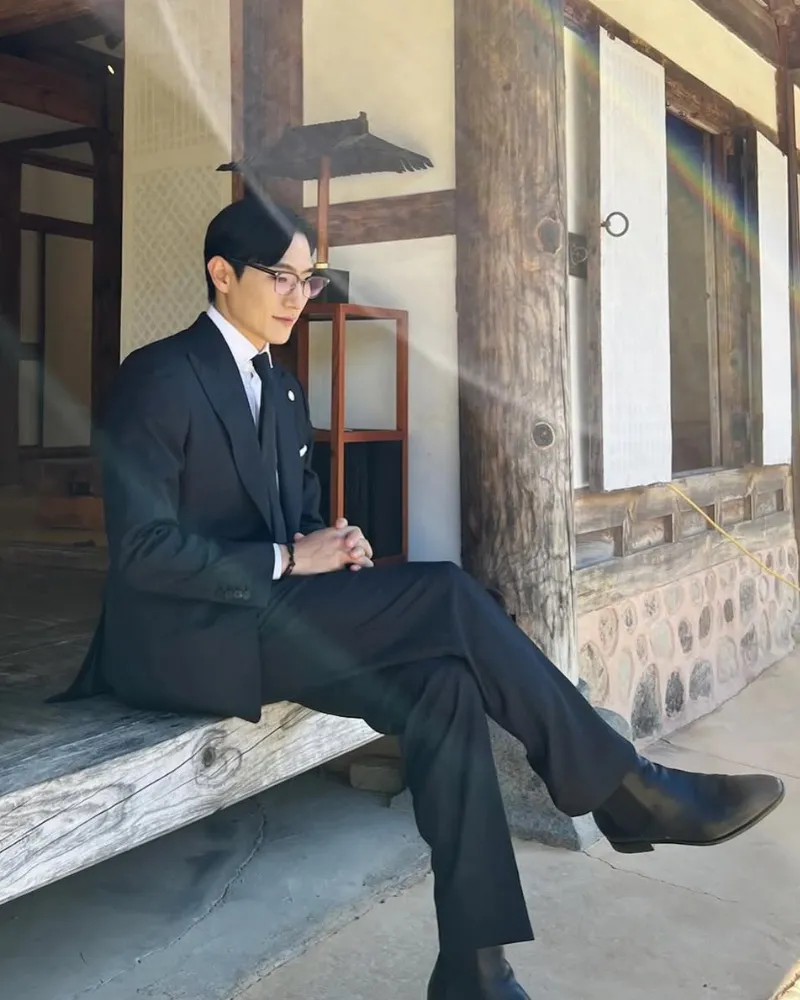 '최연소 총리' 노상현, '대군부인'과 180도 다른 장꾸미