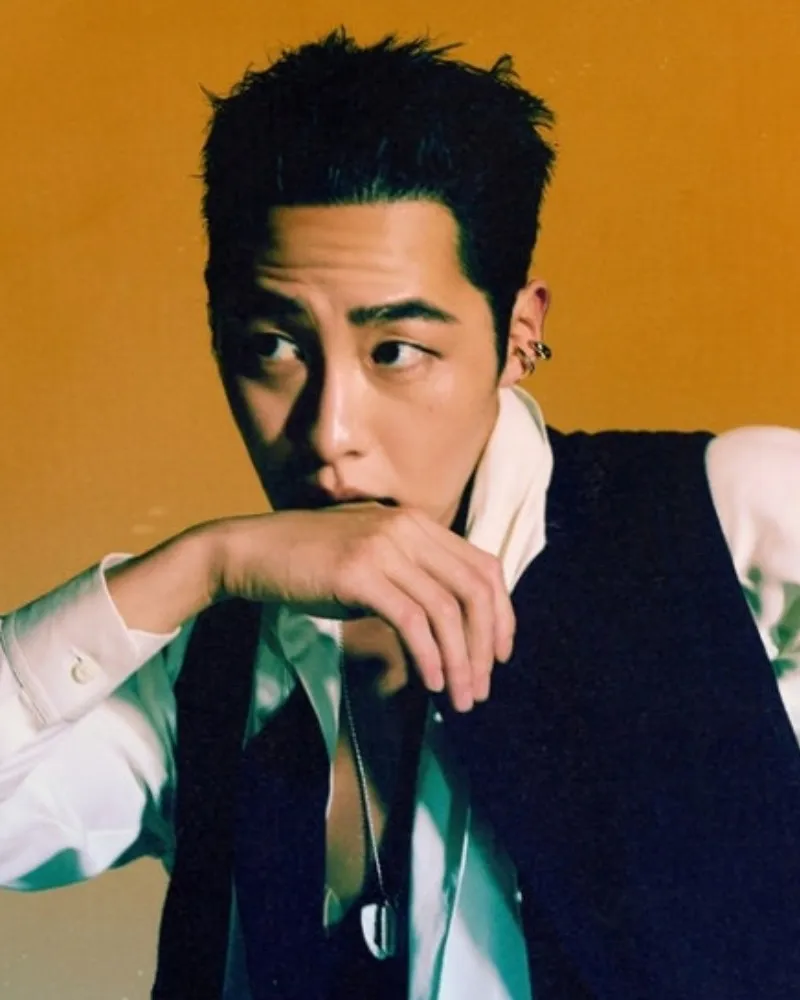 [แฟชั่น] ก่อนเข้ากรม อีแจอุก เปลี่ยนลุค ‘ทรงเกาลัด’…ลุยงานไม่พัก