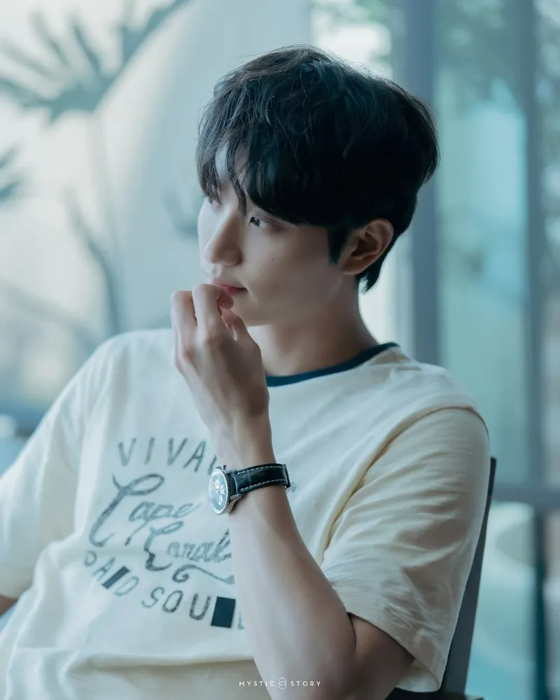 '덮순록' 김재원에 사랑세포 잠 못드는 중…'유미3' B컷 공개