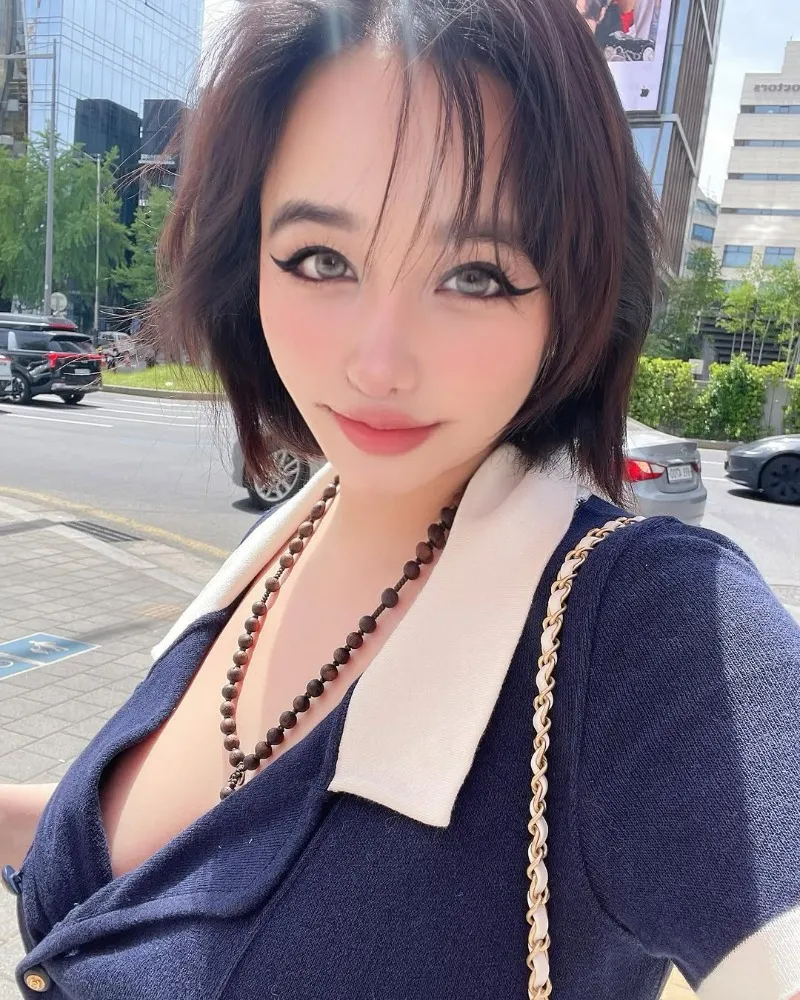 ¿Indirecta para Sandara Park? Park Bom presume su salida “arreglada de pies a cabeza” bajo el sol