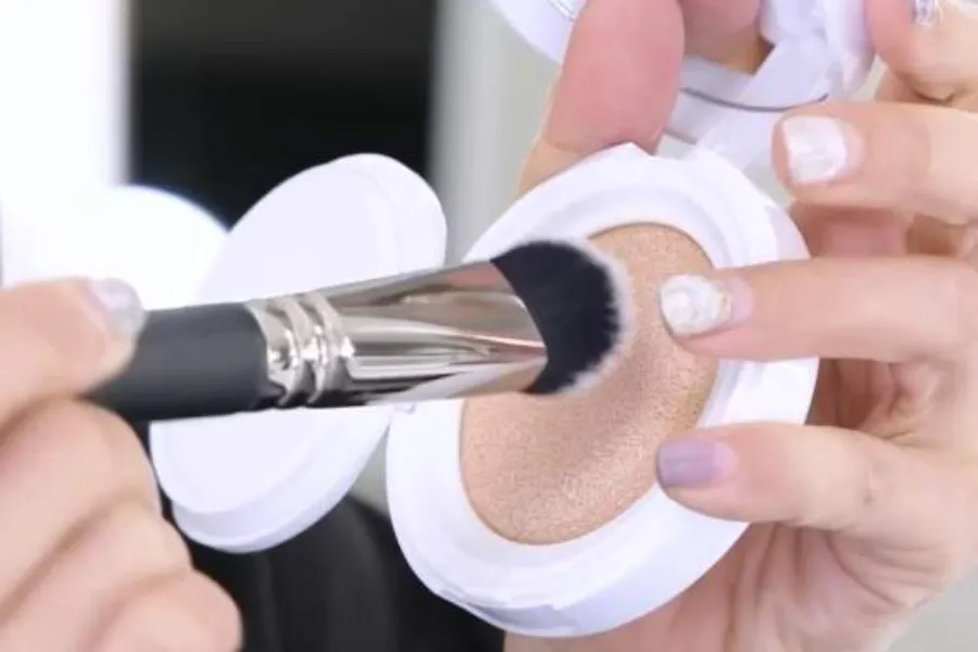 [K-เมคอัพ] พร้อมความมั่นใจทุกเช้า! ผิวเนียนสวยด้วยแปรงเมคอัพ