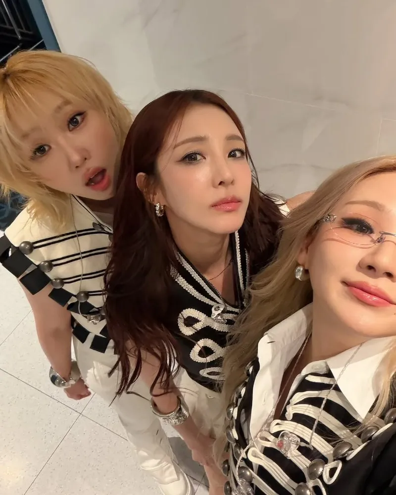Sandara Park comparte foto grupal de 2NE1 sin Park Bom y declara: "I♥2NE1"