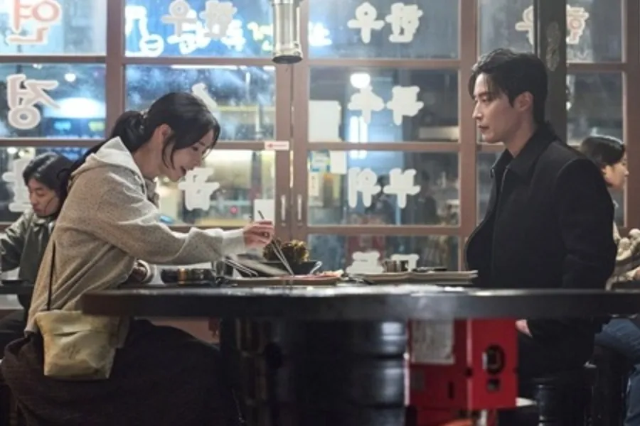 'Thế Giới Tuyệt Vời' Heo Nam-jun hẹn hò quán thịt nướng với Im Ji-yeon… khiến tò mò bùng nổ